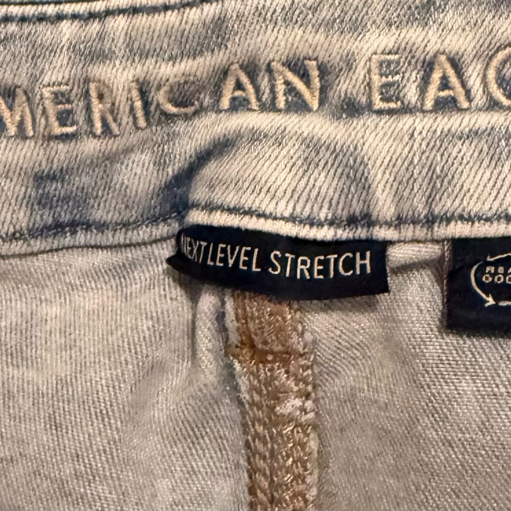 American Eagle Outfitters Light Wash Skinny Jeans